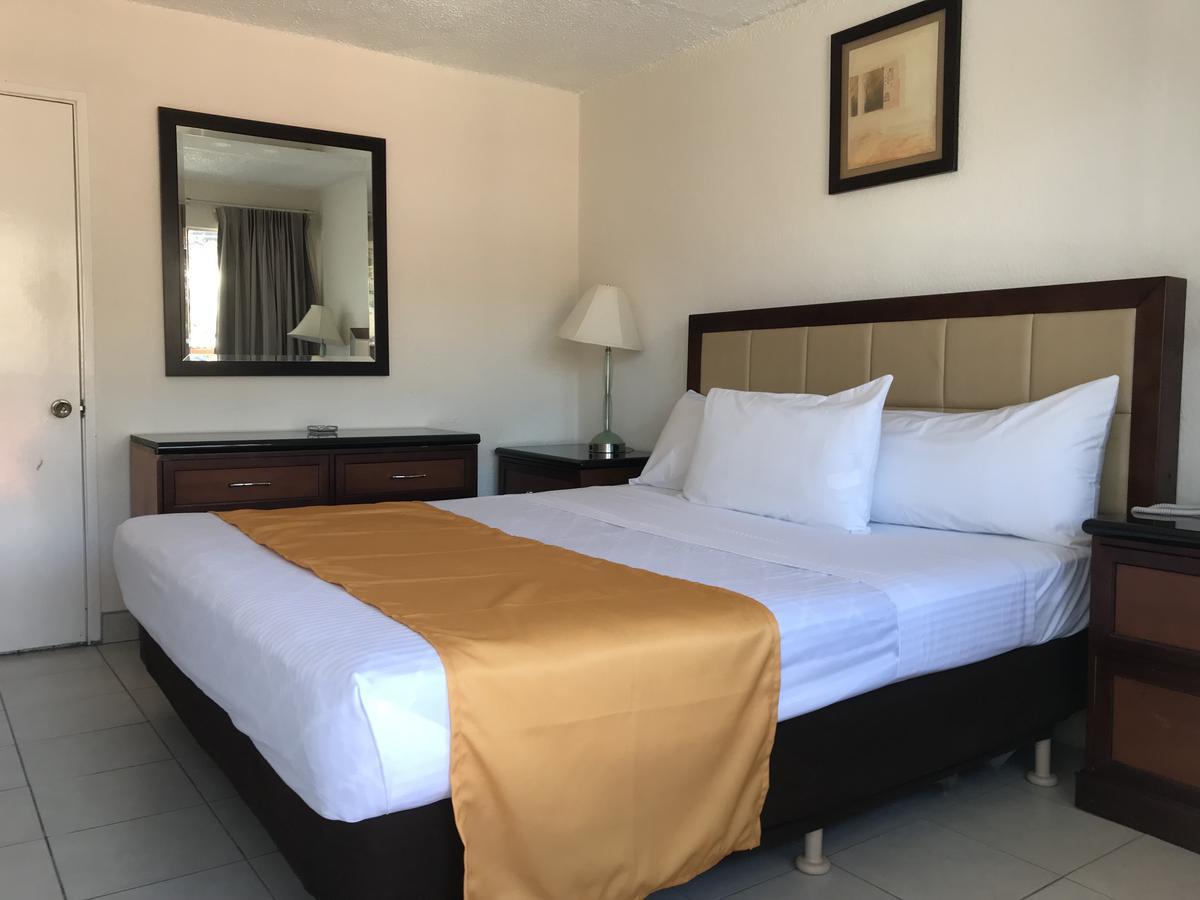 Hotel Guillen Jr Tijuana Exterior photo