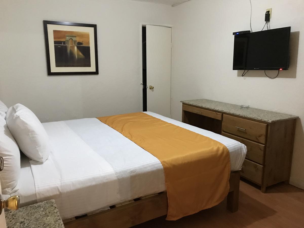 Hotel Guillen Jr Tijuana Exterior photo